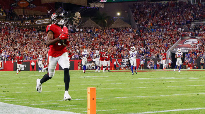 Breshad Perriman scores game-winning touchdown, the 700th of Tom Brady’s career.